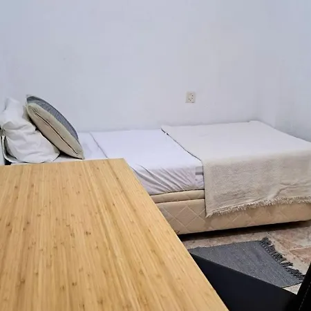 Apartment Miro 5 Pax, 300 M To